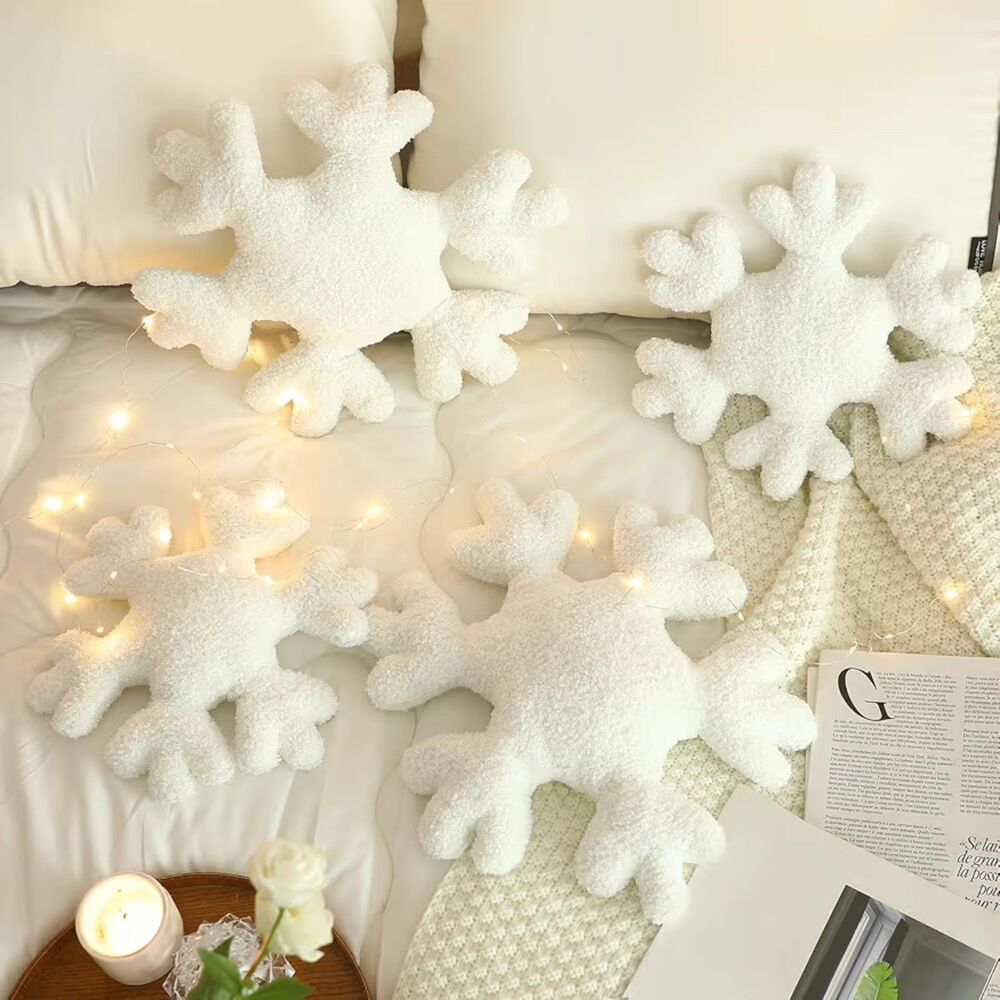 Set of 4 Snowflake Accent Pillows NEW